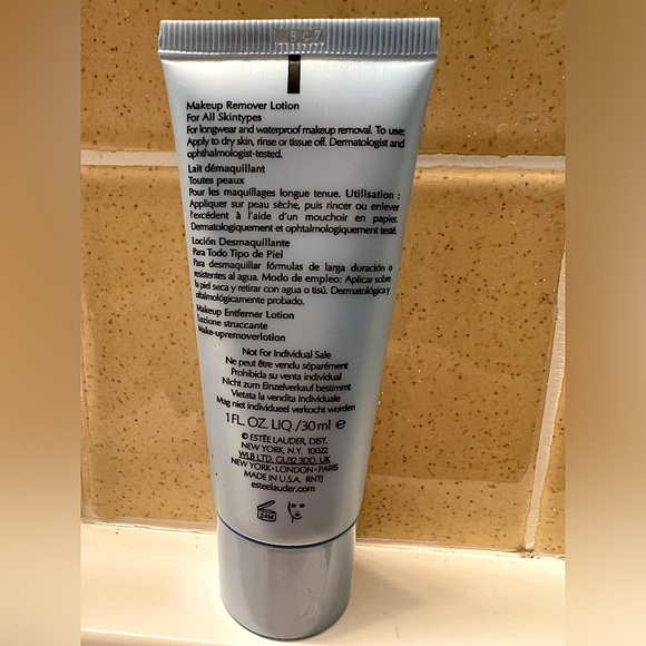 New Never Opened Estée Lauder Take It Away Makeup Remover Lotion 1 fl. oz./30 ml - Picture 2 of 2